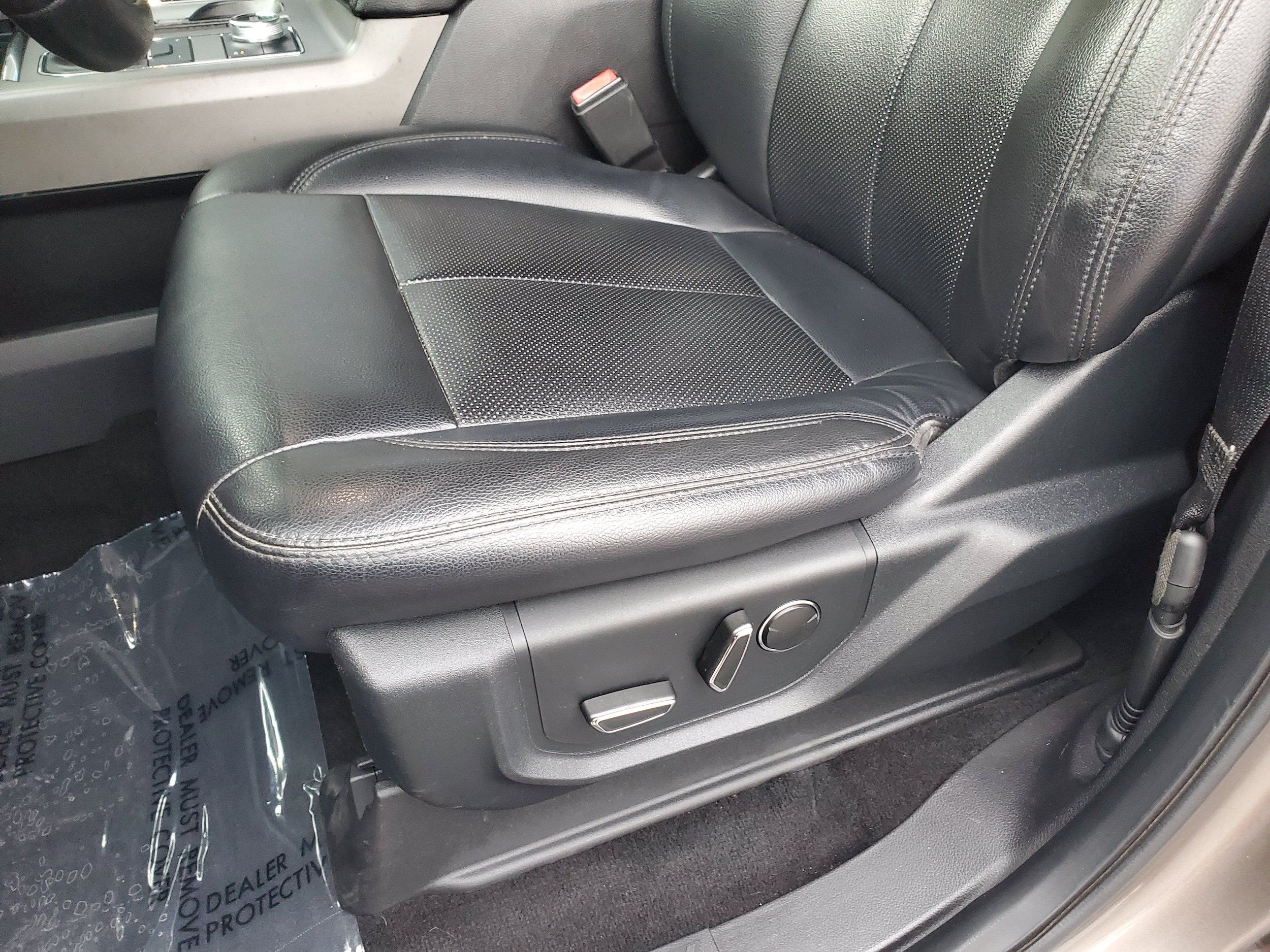 Used 2019 Ford Expedition XLT w/ Equipment Group 201A AWD/4WD image 11