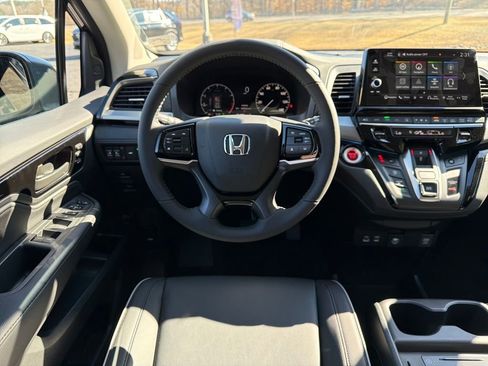 New 2026 Honda Odyssey Touring image 15