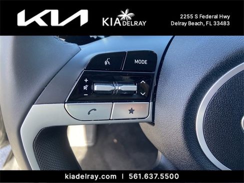 Used 2025 Hyundai Elantra SEL image 27