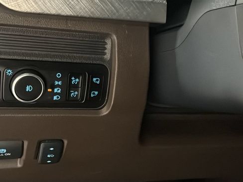 Used 2025 Ford F350 King Ranch AWD/4WD image 36