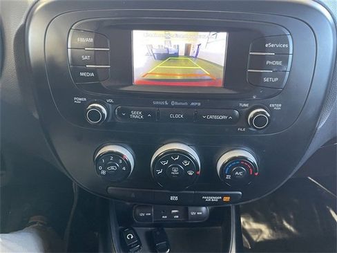 Used 2015 Kia Soul + image 13