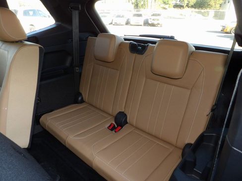 Used 2022 Volkswagen Tiguan SE image 5