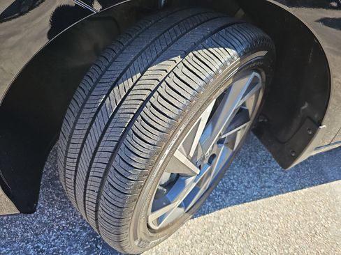 Certified 2025 Hyundai Elantra SEL image 36