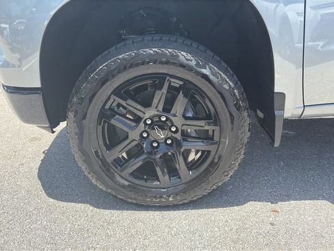 Used 2026 Chevrolet Silverado 1500 LT Trail Boss w/ LT Trail Boss Premium Package AWD/4WD image 11