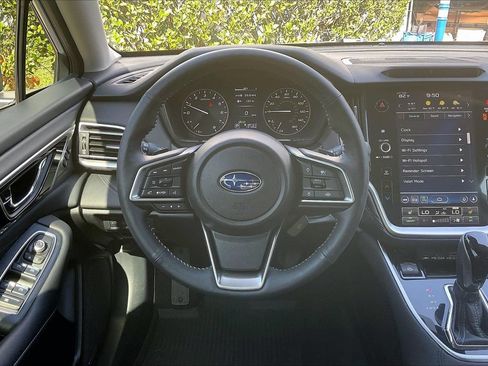 Used 2025 Subaru Outback Limited AWD/4WD image 9