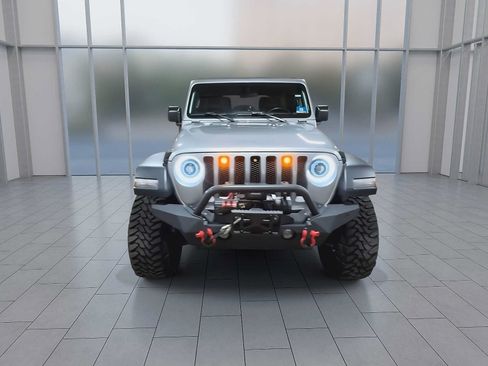 Used 2018 Jeep Wrangler Unlimited Sport S AWD/4WD image 3