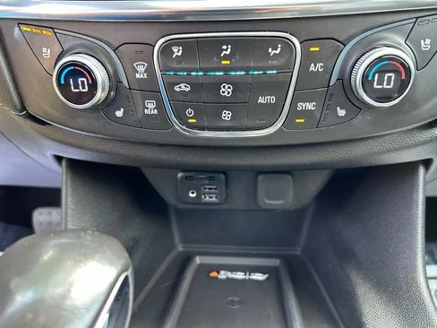Used 2021 Chevrolet Traverse High Country AWD/4WD image 21