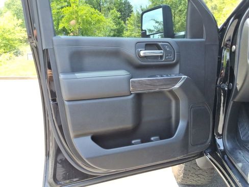 Used 2022 Chevrolet Silverado 2500 LTZ w/ LTZ Plus Package AWD/4WD image 22