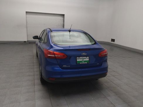 Used 2018 Ford Focus SE FWD image 6