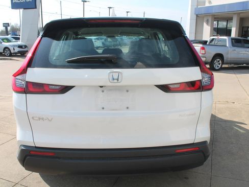 Used 2023 Honda CR-V LX image 5