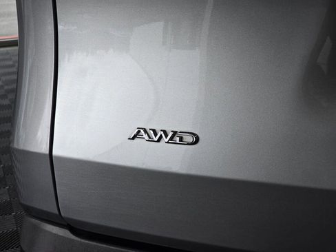 Used 2025 Toyota Grand Highlander AWD image 13