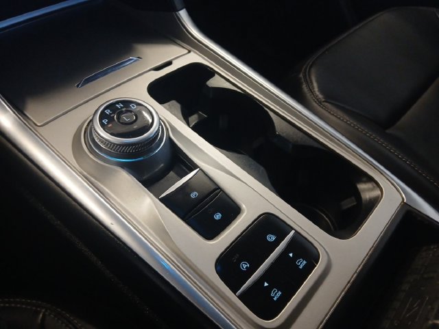 Used 2024 Ford Explorer XLT w/ Equipment Group 202A RWD image 9