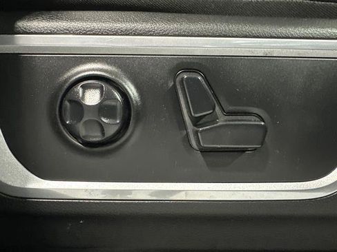 Used 2020 RAM 1500 Laramie image 33