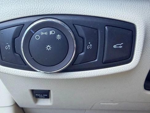 Used 2019 Lincoln MKC Select w/ Select Plus Package image 16