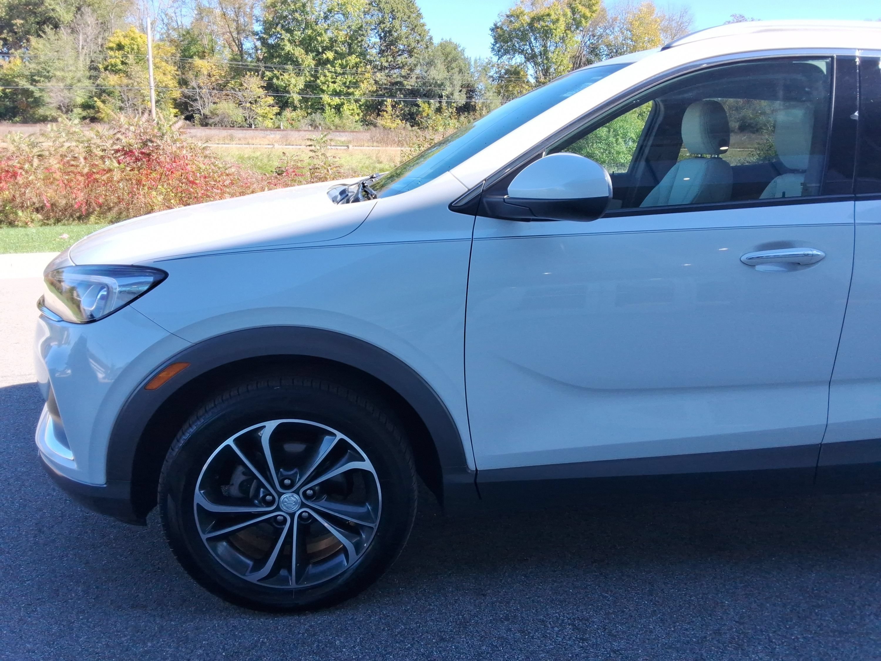 Used 2021 Buick Encore GX Essence AWD/4WD image 15