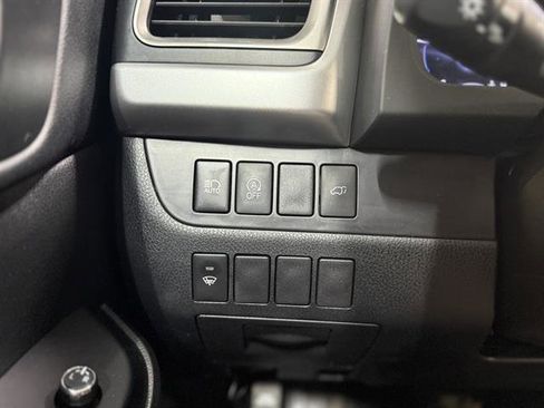 Used 2018 Toyota Highlander SE image 16