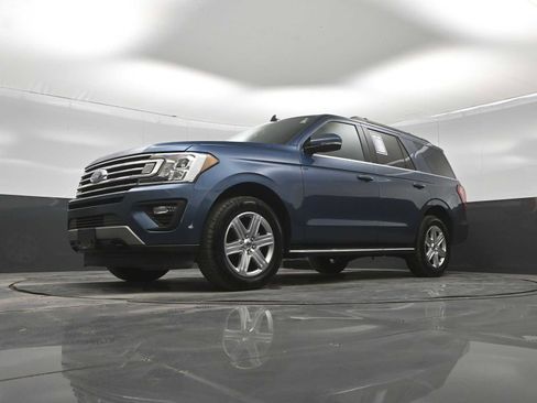 Used 2020 Ford Expedition XLT w/ Equipment Group 202A AWD/4WD image 35