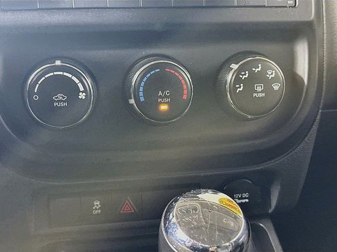 Used 2014 Jeep Patriot Sport w/ Power Value Group FWD image 14