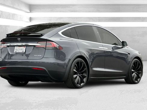 Used 2020 Tesla Model X Long Range image 4