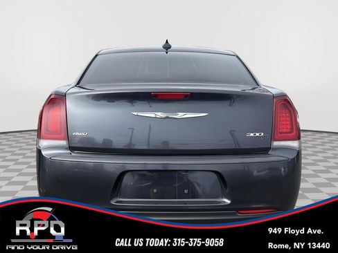 Used 2015 Chrysler 300 S AWD/4WD image 4
