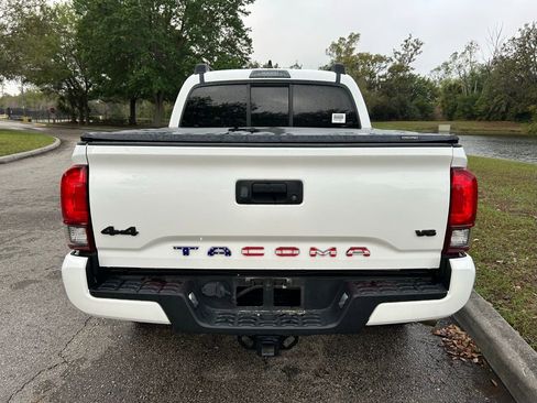 Used 2023 Toyota Tacoma SR image 4