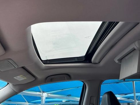 Used 2016 Honda Pilot Touring image 14