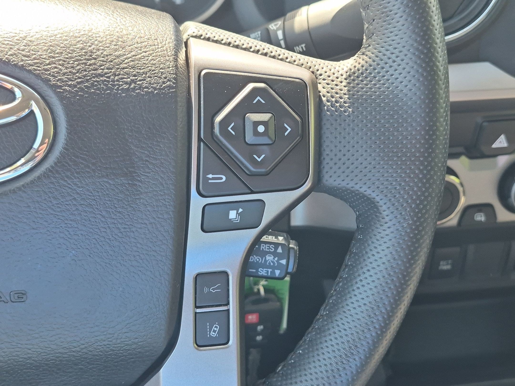 Used 2022 Toyota Tacoma SR5 w/ Technology Package AWD/4WD image 18