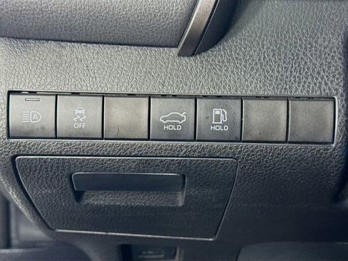 Certified 2022 Toyota Camry SE image 10