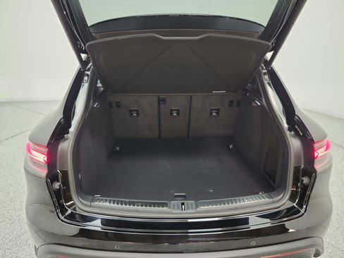 Used 2023 Porsche Macan AWD/4WD image 21