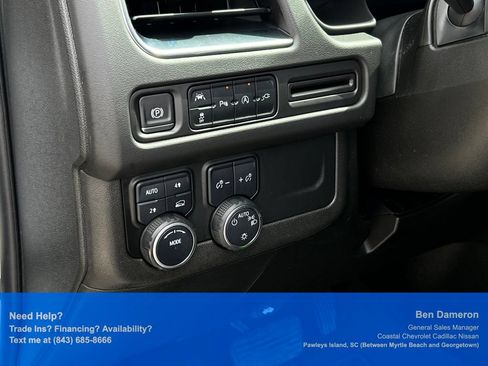 Used 2022 Chevrolet Suburban LT AWD/4WD image 9