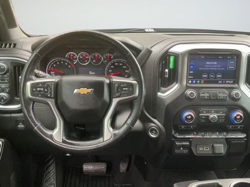 Used 2021 Chevrolet Silverado 1500 LT w/ Z71 Off-Road Package AWD/4WD image 13