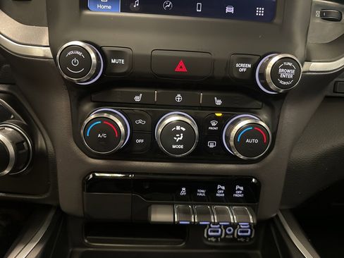 Used 2022 RAM 1500 Big Horn image 24