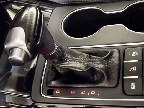 Used 2018 Kia Sorento SX image 18