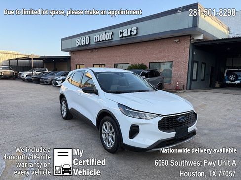 Used 2023 Ford Escape Active w/ Tech Pack #1 FWD image 1