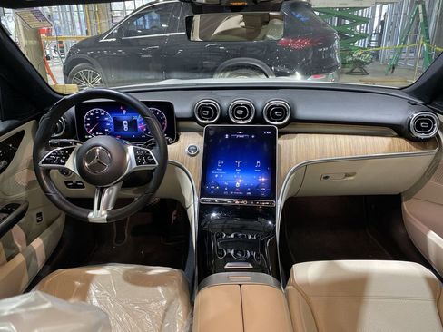 Used 2022 Mercedes-Benz C 300 Sedan image 2