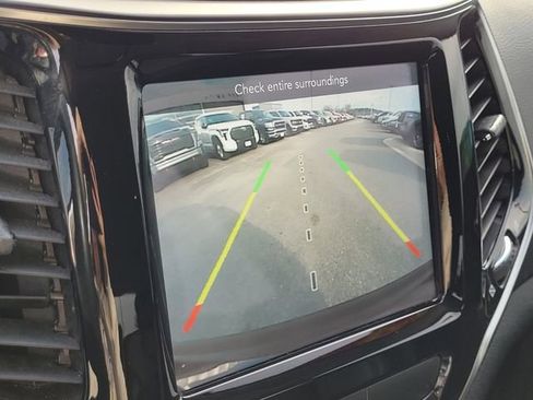 Used 2019 Jeep Cherokee Limited image 17