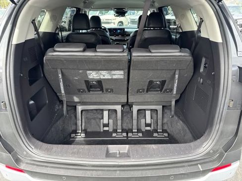 Used 2026 Kia Carnival FWD image 10