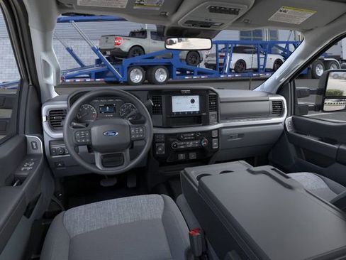 New 2026 Ford F250 XLT w/ FX4 Off-Road Package image 9