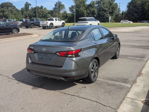 Used 2025 Nissan Versa SV FWD image 3