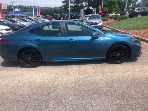 Used 2025 Toyota Camry SE w/ Multimedia Upgrade Package FWD image 10
