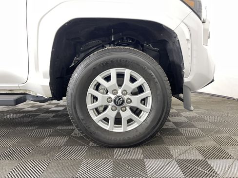 Used 2025 Toyota Tacoma SR image 9
