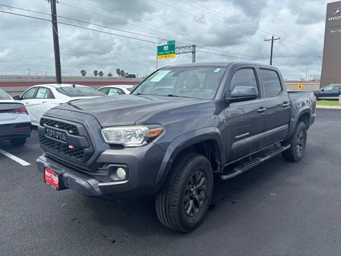 Used 2020 Toyota Tacoma SR5 RWD image 2