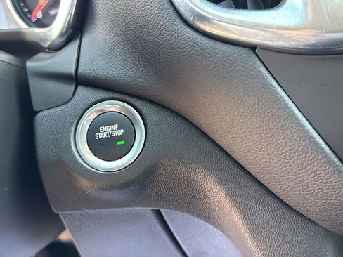 Used 2022 Chevrolet Equinox LT image 29