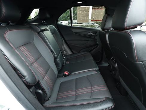 Used 2024 Chevrolet Equinox RS FWD image 27