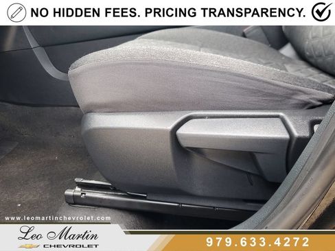Used 2025 Nissan Kicks SV FWD image 13