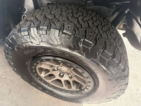 Used 2022 Jeep Wrangler Unlimited Rubicon w/ Xtreme Recon 35" Tire Package AWD/4WD image 7