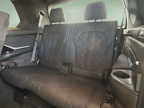 Certified 2024 BMW X7 xDrive40i w/ M Sport Package image 33