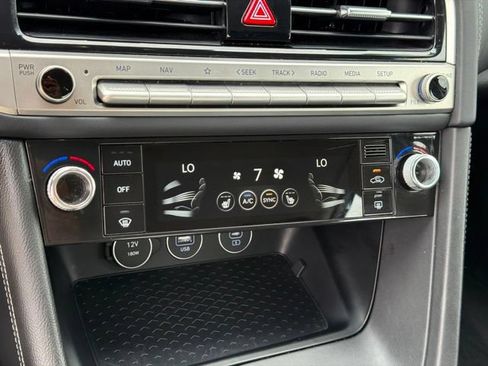 Used 2025 Genesis G70 2.5T RWD image 26