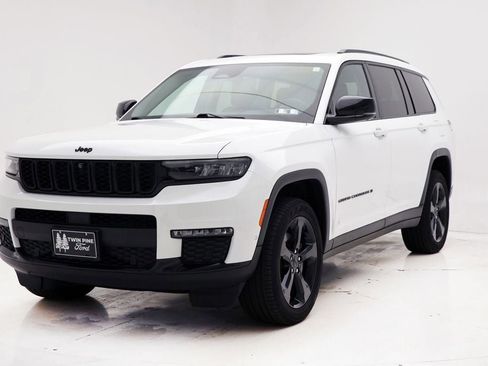 Used 2023 Jeep Grand Cherokee L Limited w/ Luxury Tech Group II image 2