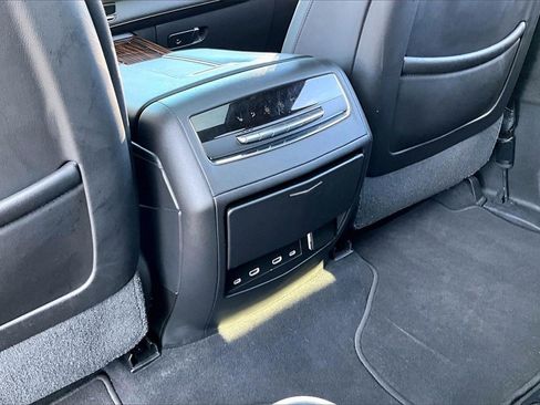 Used 2021 Cadillac Escalade Premium Luxury image 25